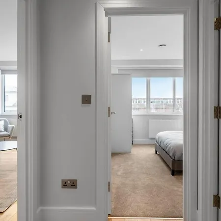 Lovely 1 Bedroom Apartment In The Heart Of Eastleigh Exterior foto