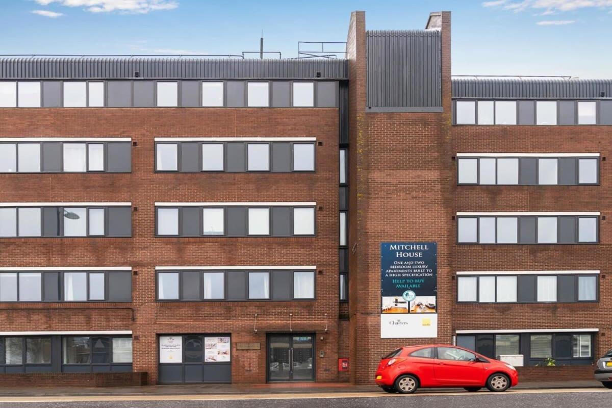 Lovely 1 Bedroom In The Heart Of *